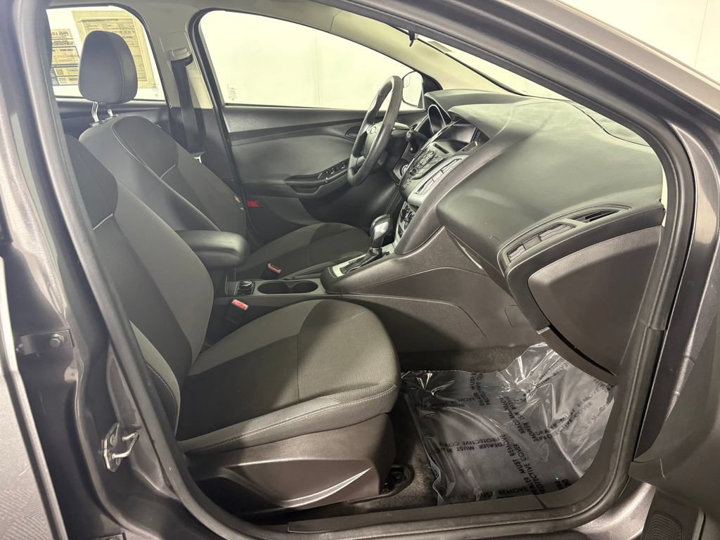 Used 2012 Ford Focus SE FWD image 30