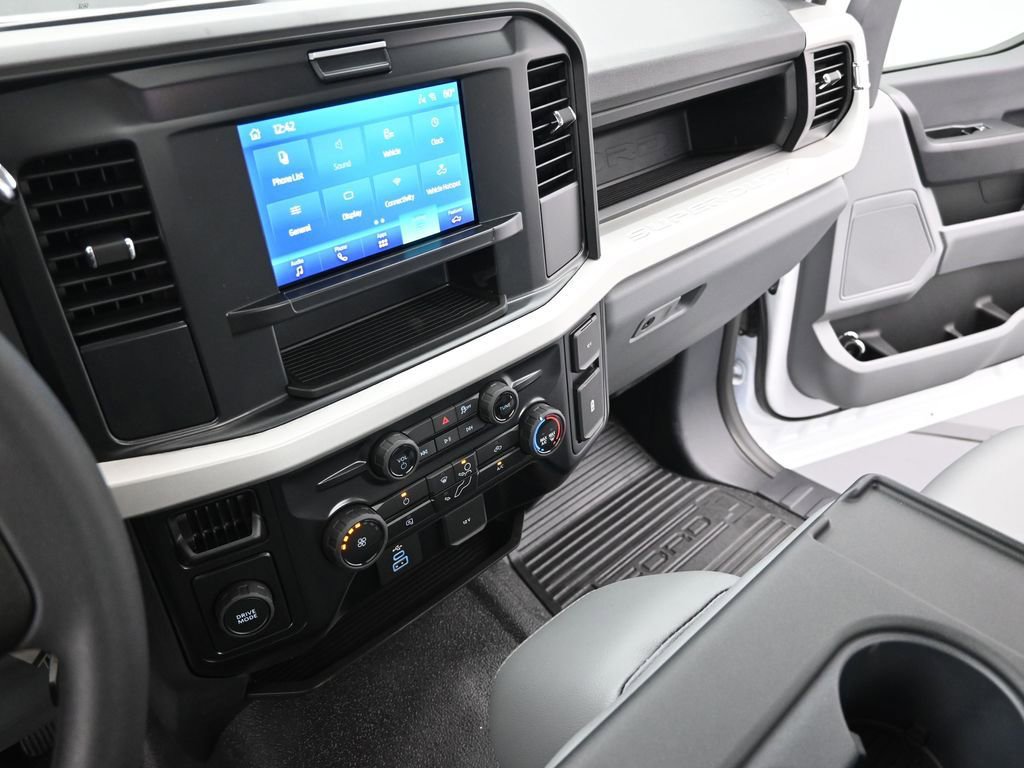 New 2025 Ford F550 2WD Regular Cab Super Duty image 19