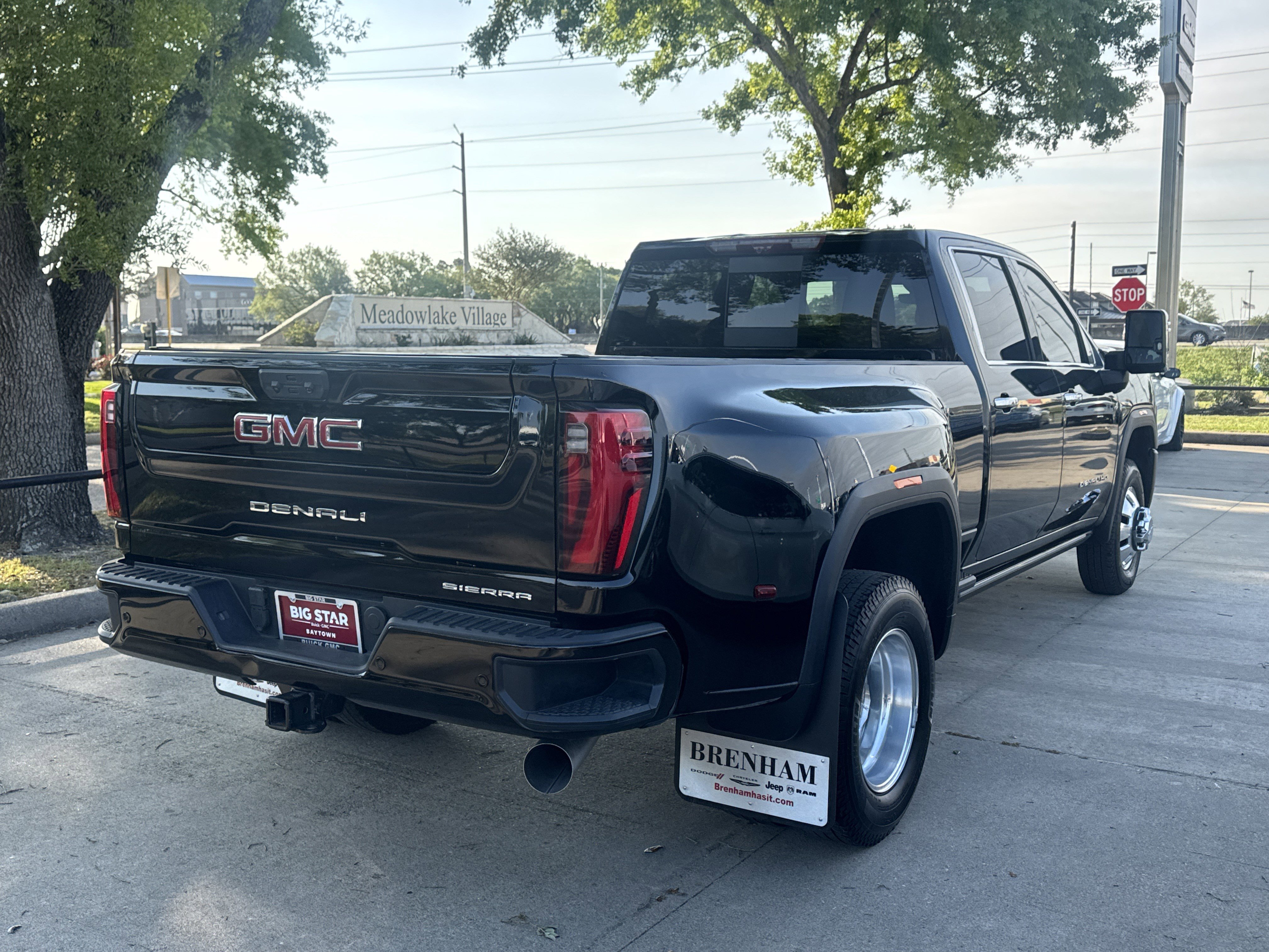 Used 2025 GMC Sierra 3500 Denali w/ Technology Package image 14