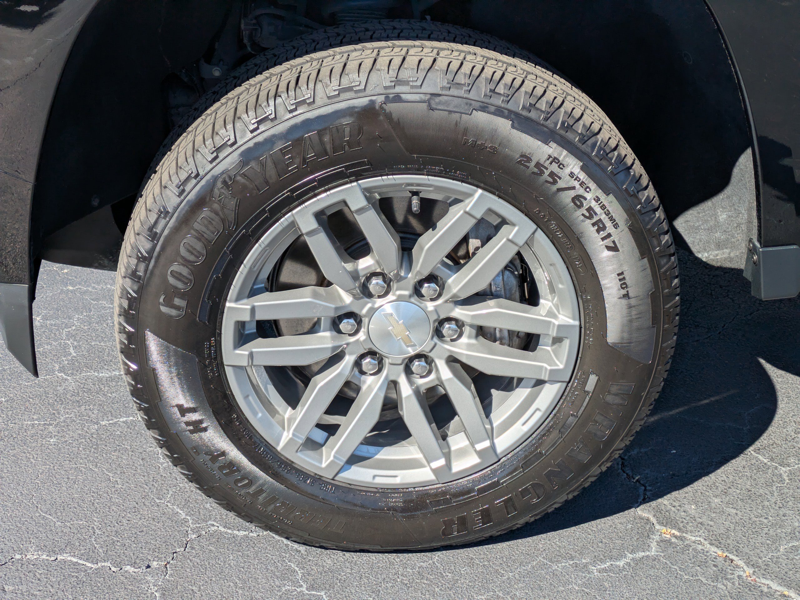 Used 2023 Chevrolet Colorado LT w/ LT Convenience Package II image 9