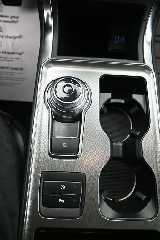 Used 2024 Ford Edge Titanium image 17