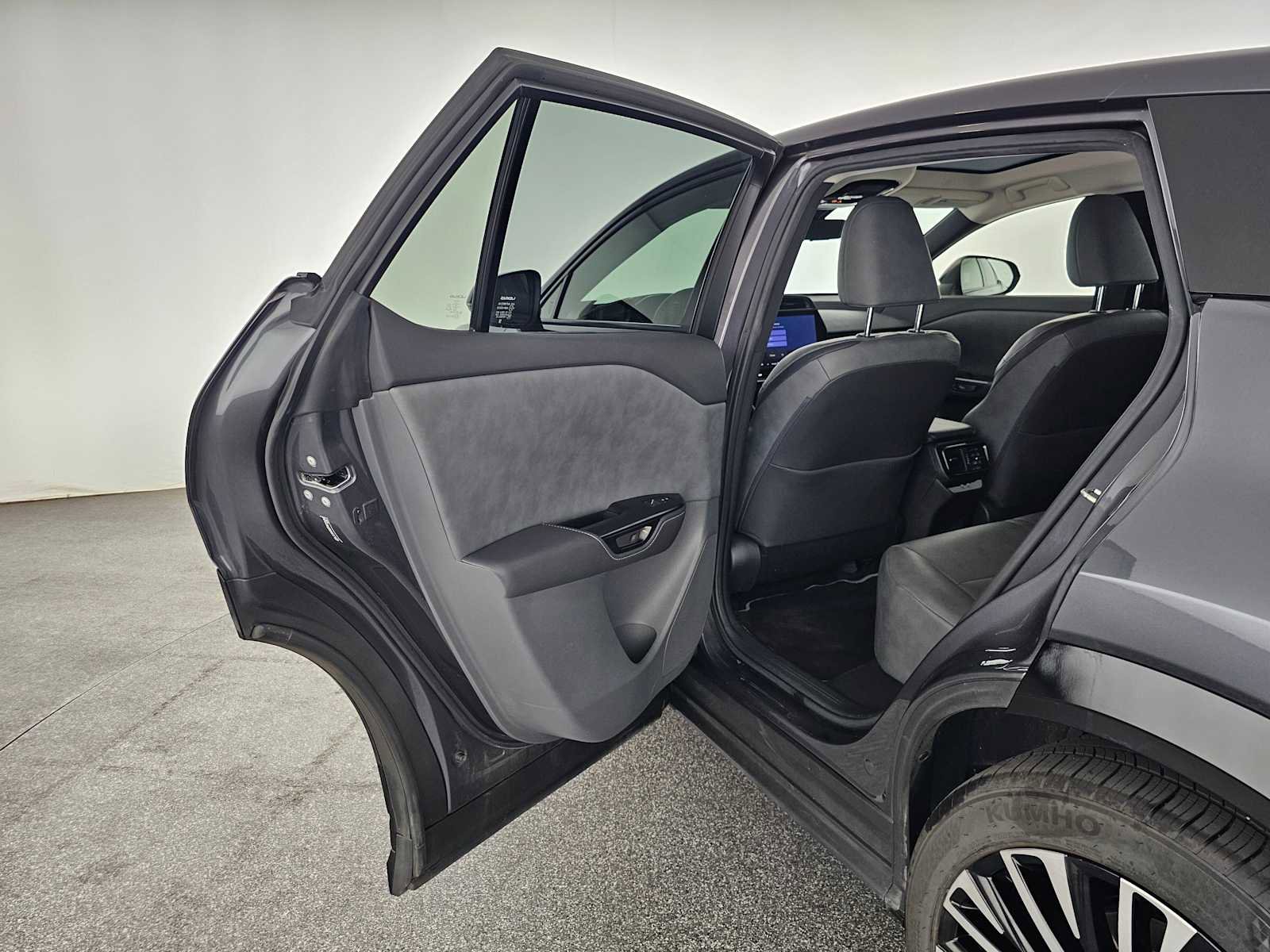Used 2023 Lexus RZ 450e Premium w/ Technology Package AWD/4WD image 15