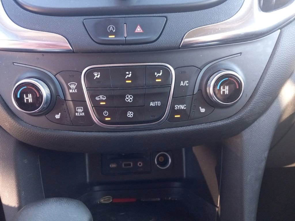 Used 2022 Chevrolet Equinox LT image 34