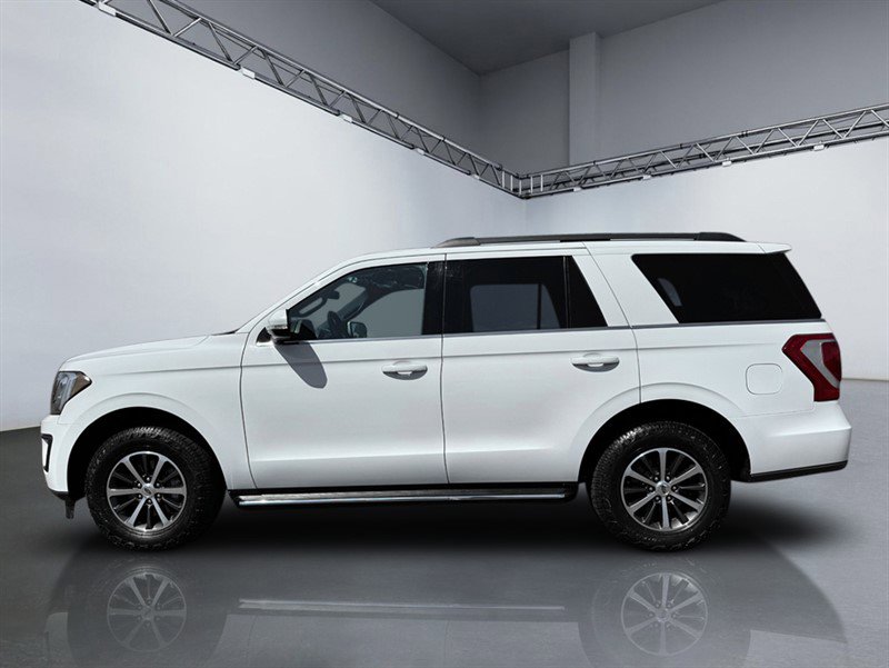 Used 2021 Ford Expedition XLT image 2