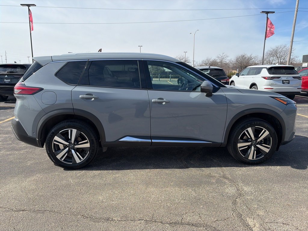 Used 2023 Nissan Rogue SL w/ SL Premium Package image 9