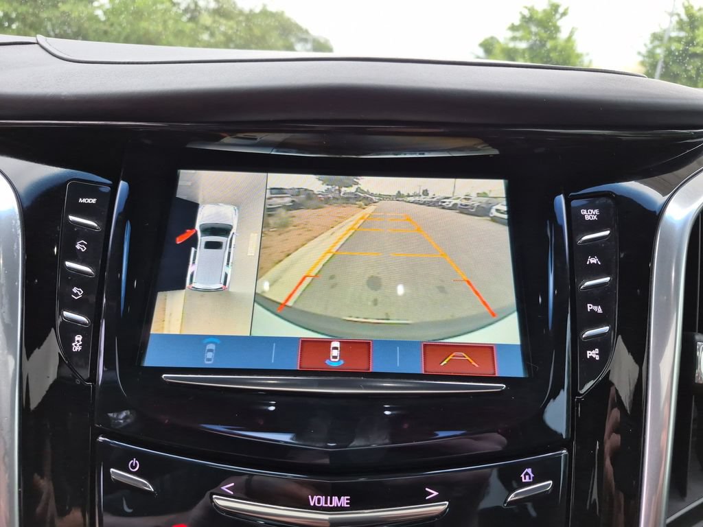 Used 2018 Cadillac Escalade Platinum AWD/4WD image 26