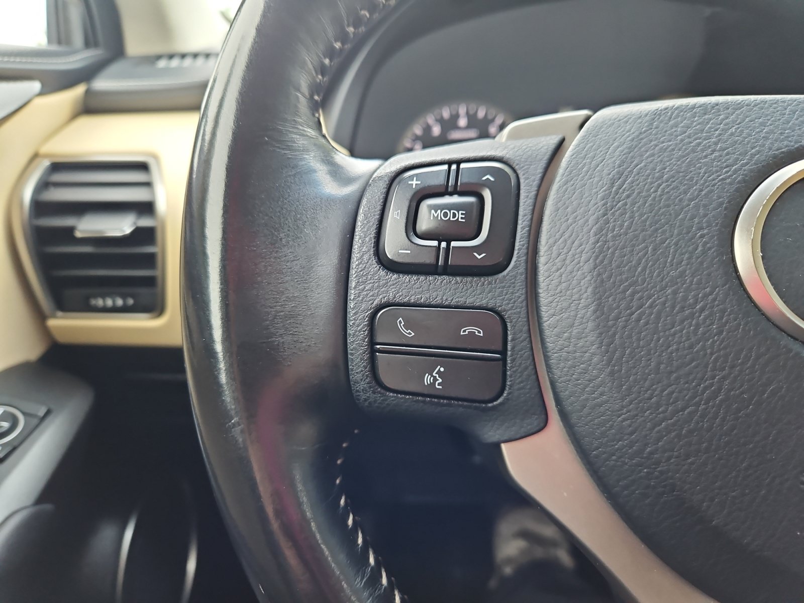Used 2016 Lexus NX 200t FWD image 25