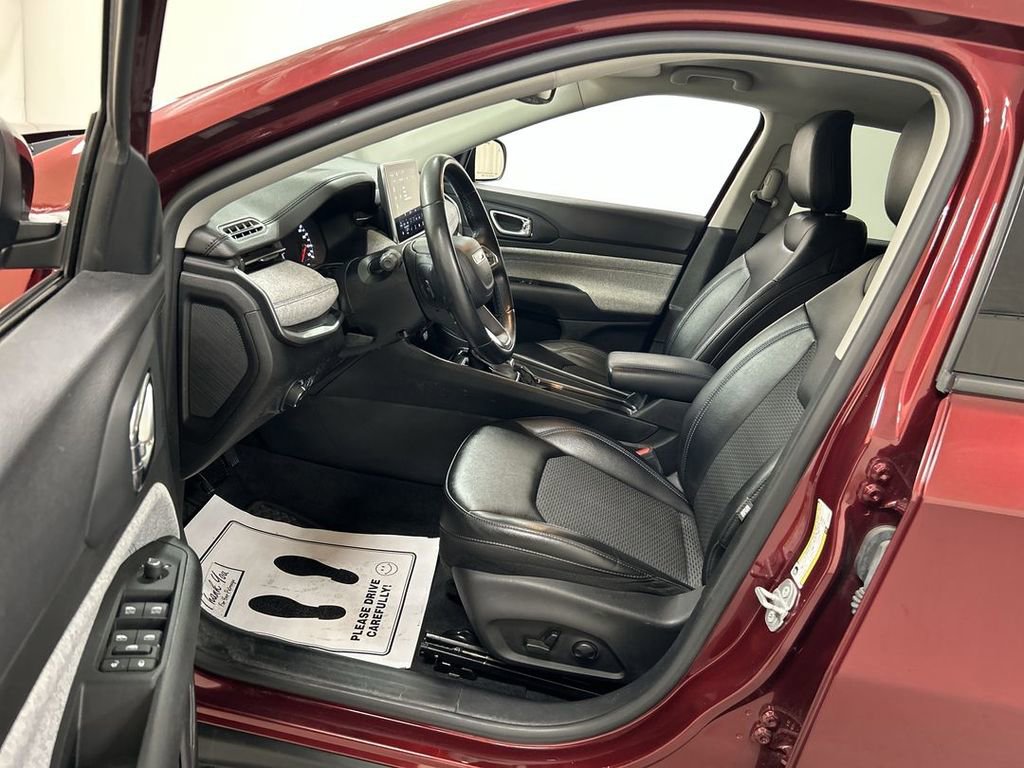 Used 2022 Jeep Compass Latitude w/ Convenience Group AWD/4WD image 9