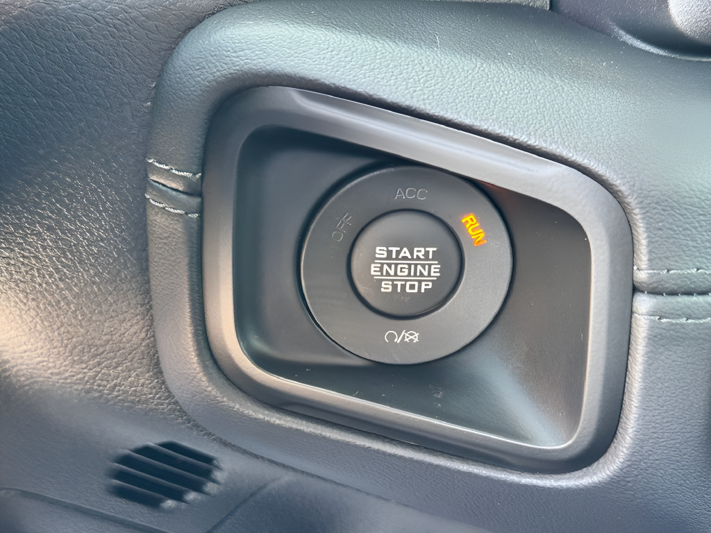 Used 2024 Jeep Gladiator Rubicon AWD/4WD image 19