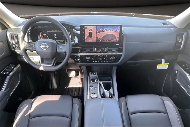 New 2026 Nissan Pathfinder SL image 5