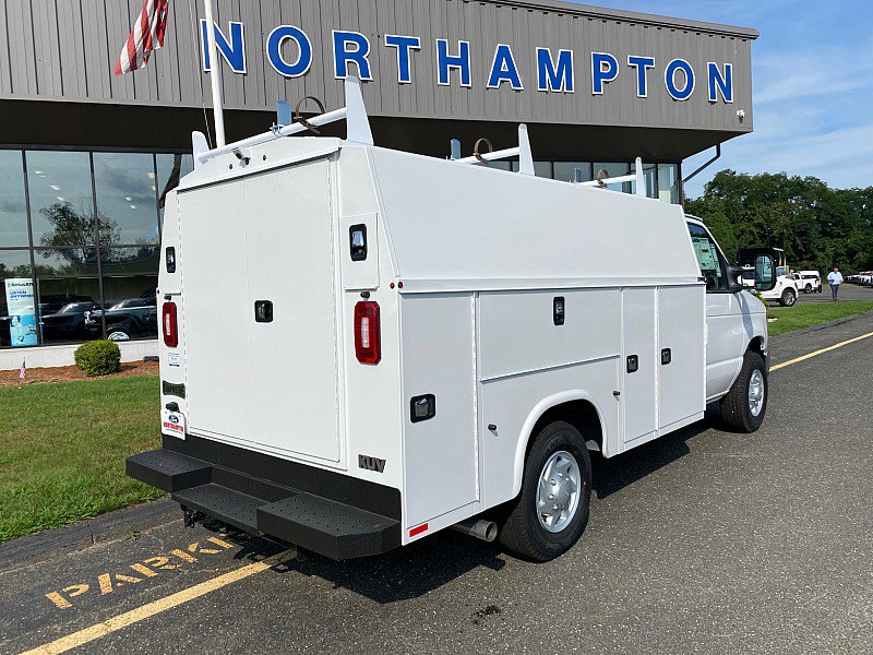 New 2026 Ford E-350 and Econoline 350 Super Duty w/ Power Equipment Group RWD image 11