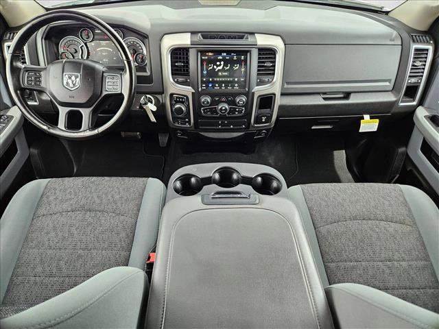 Used 2020 RAM 1500 Classic SLT w/ Luxury Group image 16