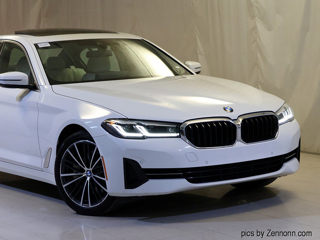 Used 2022 BMW 540i w/ Premium Package image 2