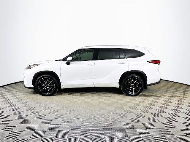 Used 2022 Toyota Highlander Limited image 4