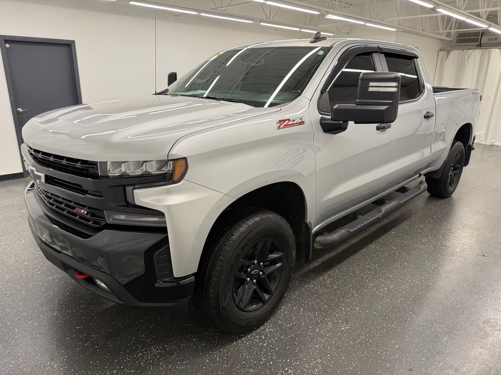 Used 2022 Chevrolet Silverado 1500 LT Trail Boss w/ Bed Protection Package AWD/4WD image 4