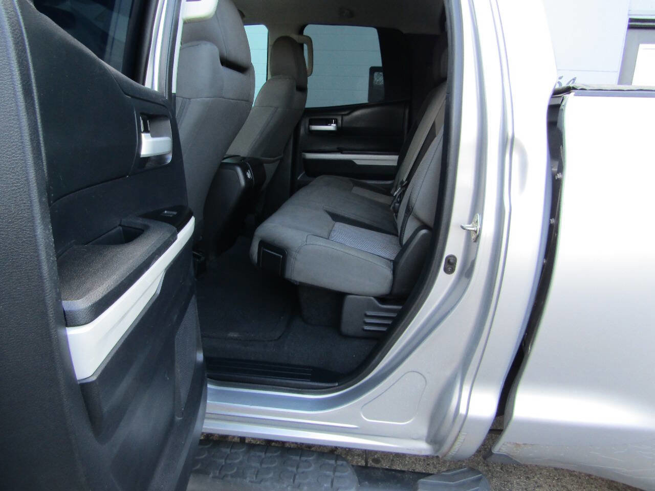 Used 2015 Toyota Tundra SR5 image 5