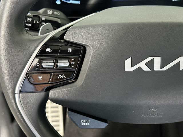 Used 2023 Kia Niro EX Touring FWD image 23