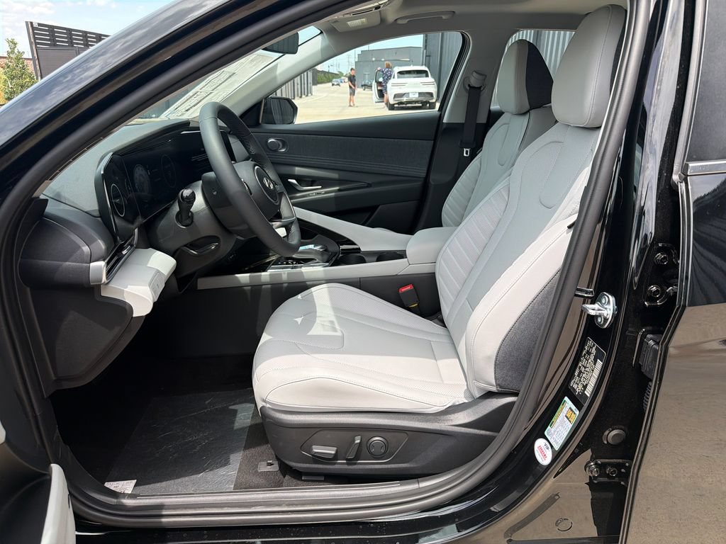 New 2026 Hyundai Elantra Limited FWD image 12