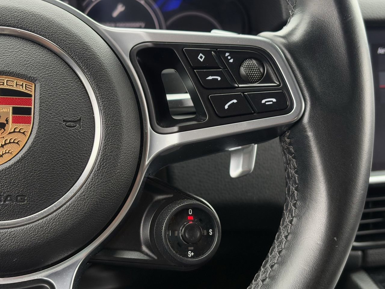 Used 2020 Porsche Cayenne image 17