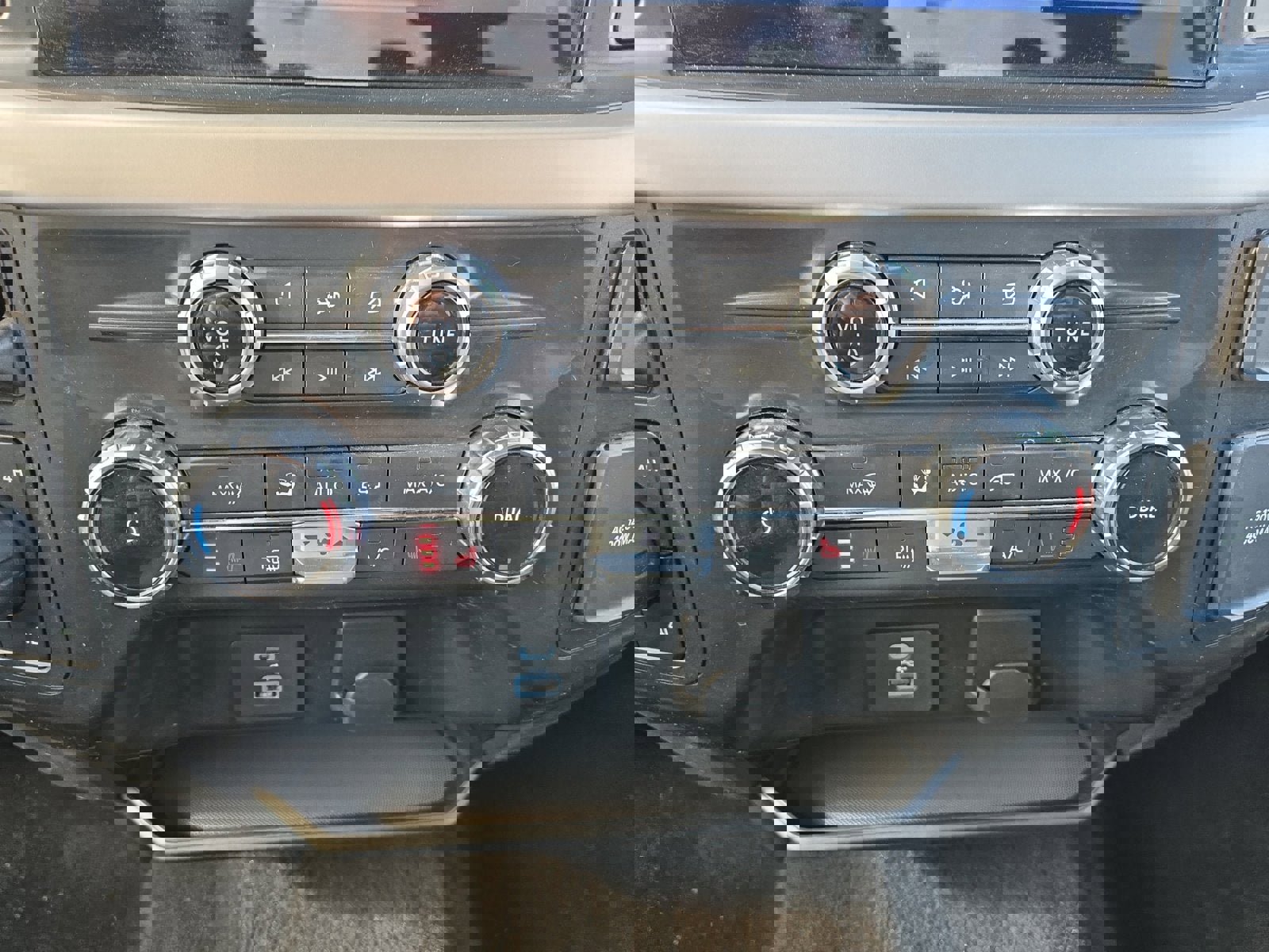 Certified 2022 Ford F150 XLT w/ Equipment Group 302A High image 20