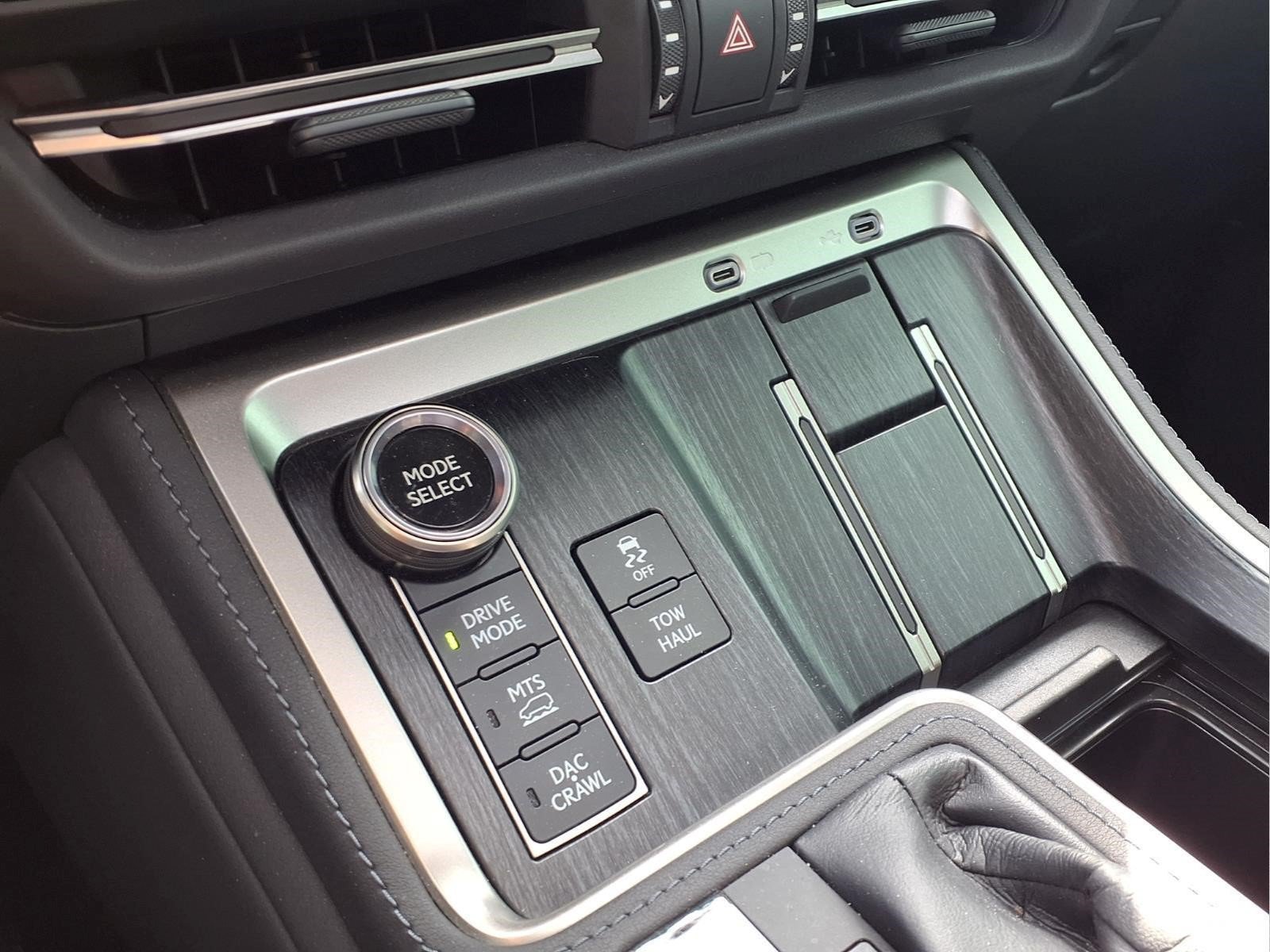 Used 2024 Lexus GX 550 AWD/4WD image 19