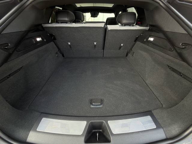 Used 2024 Cadillac Lyriq Tech RWD image 29