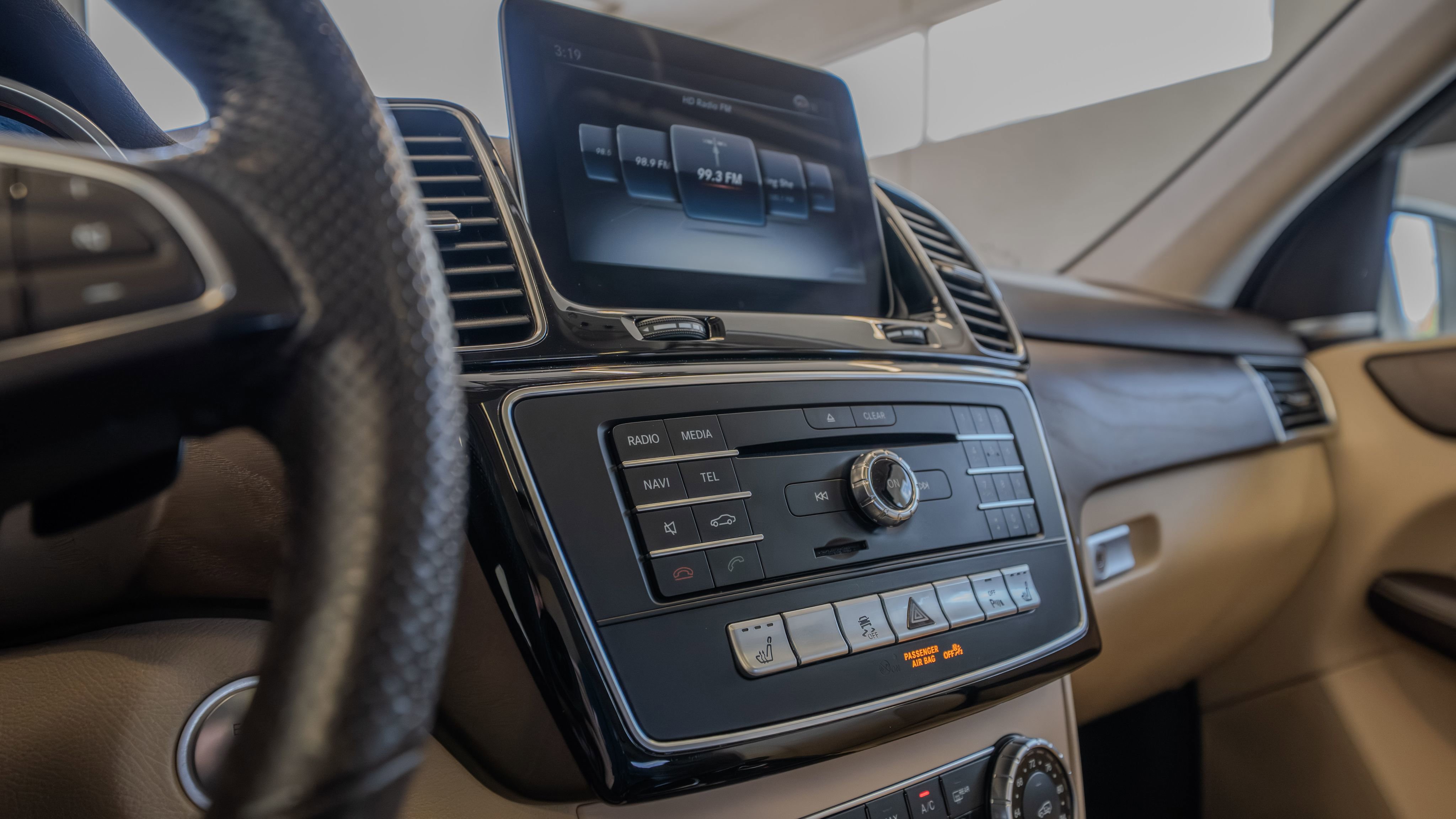 Used 2018 Mercedes-Benz GLE 350 4MATIC w/ Premium 1 Package image 33