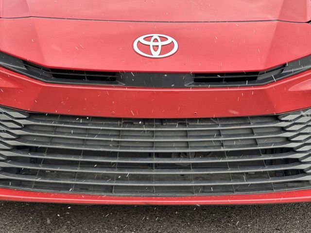 Used 2025 Toyota Camry LE w/ Convenience Package image 34