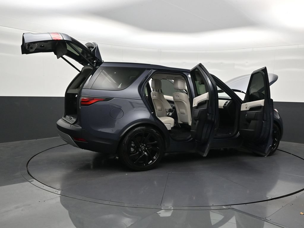 Used 2024 Land Rover Discovery S AWD/4WD image 30