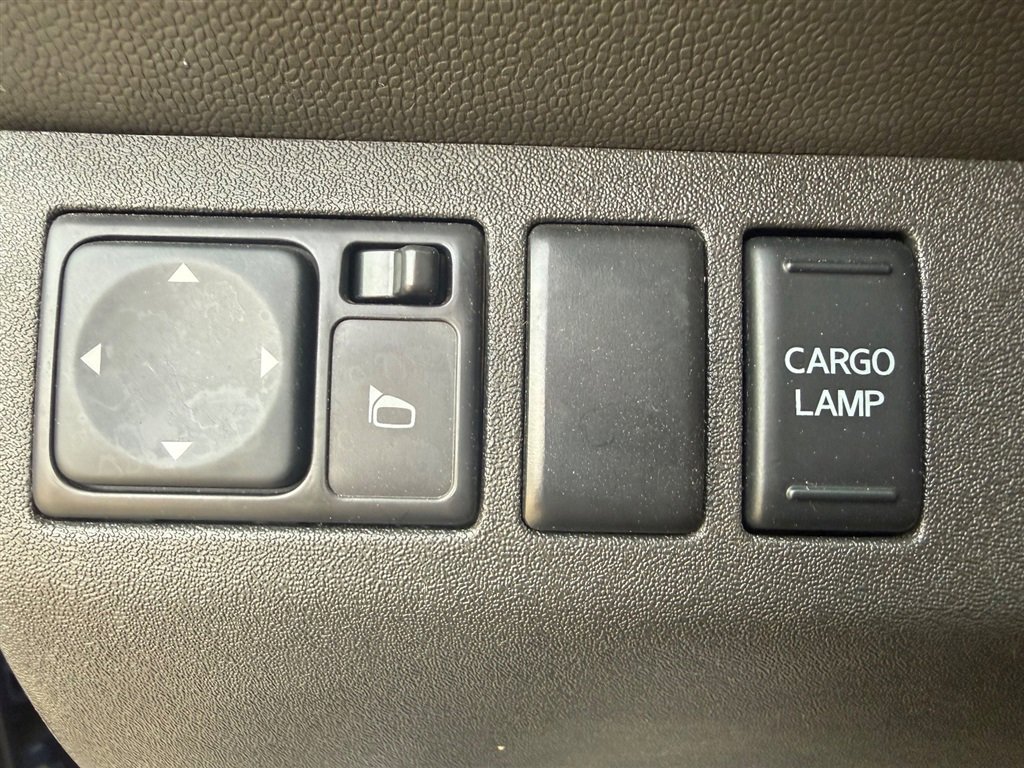 Used 2013 Nissan Frontier Desert Runner image 17