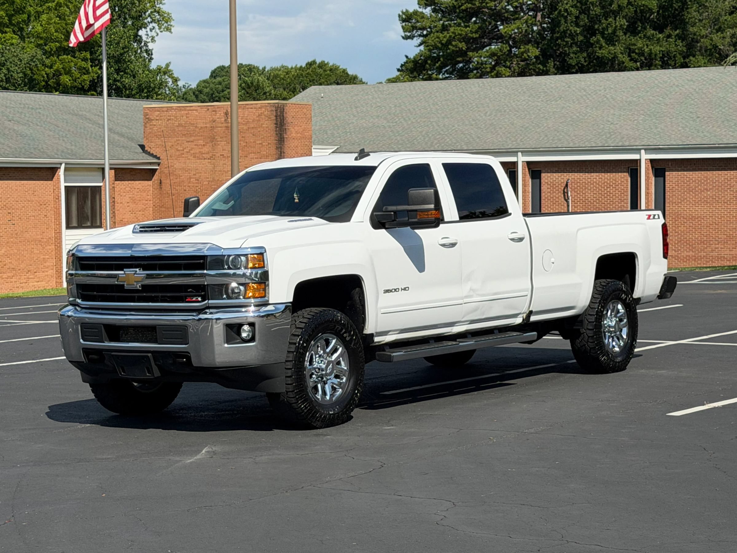 Used 2018 Chevrolet Silverado 3500 LT w/ LT Convenience Package AWD/4WD image 1