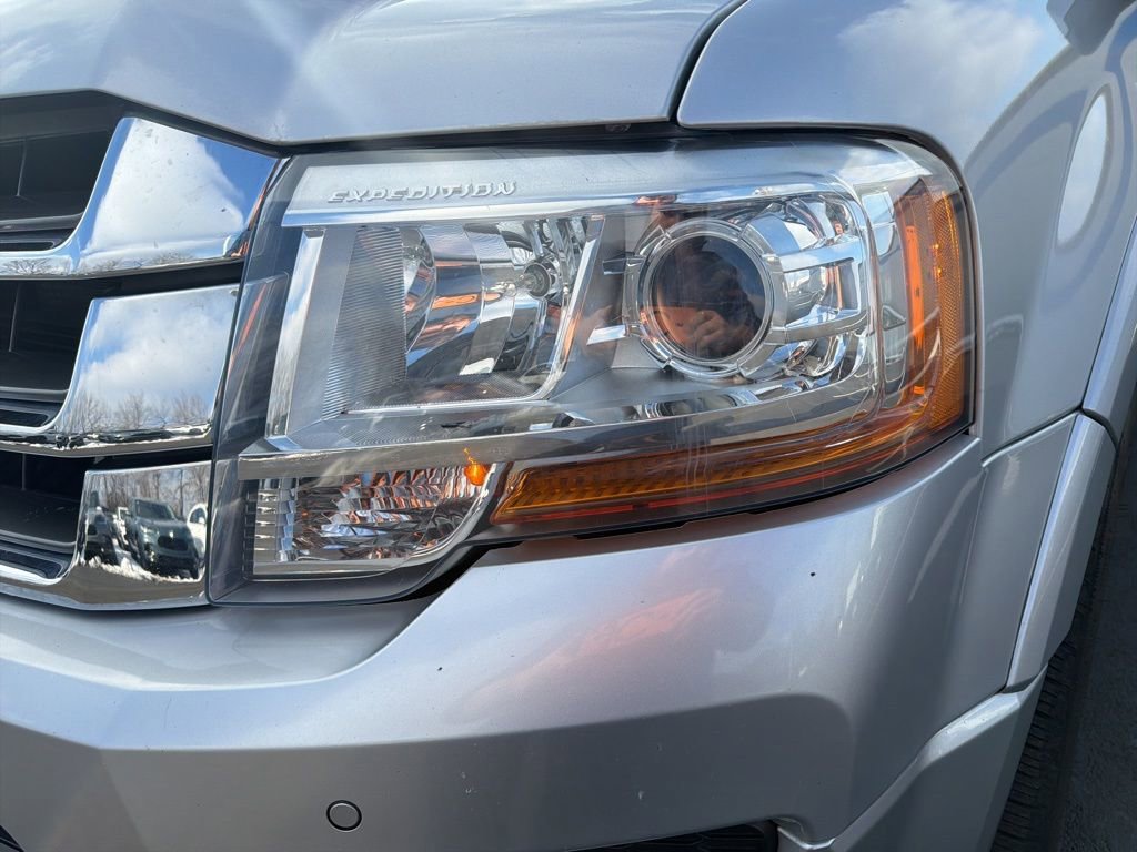 Used 2016 Ford Expedition Limited w/ Equipment Group 301A image 9
