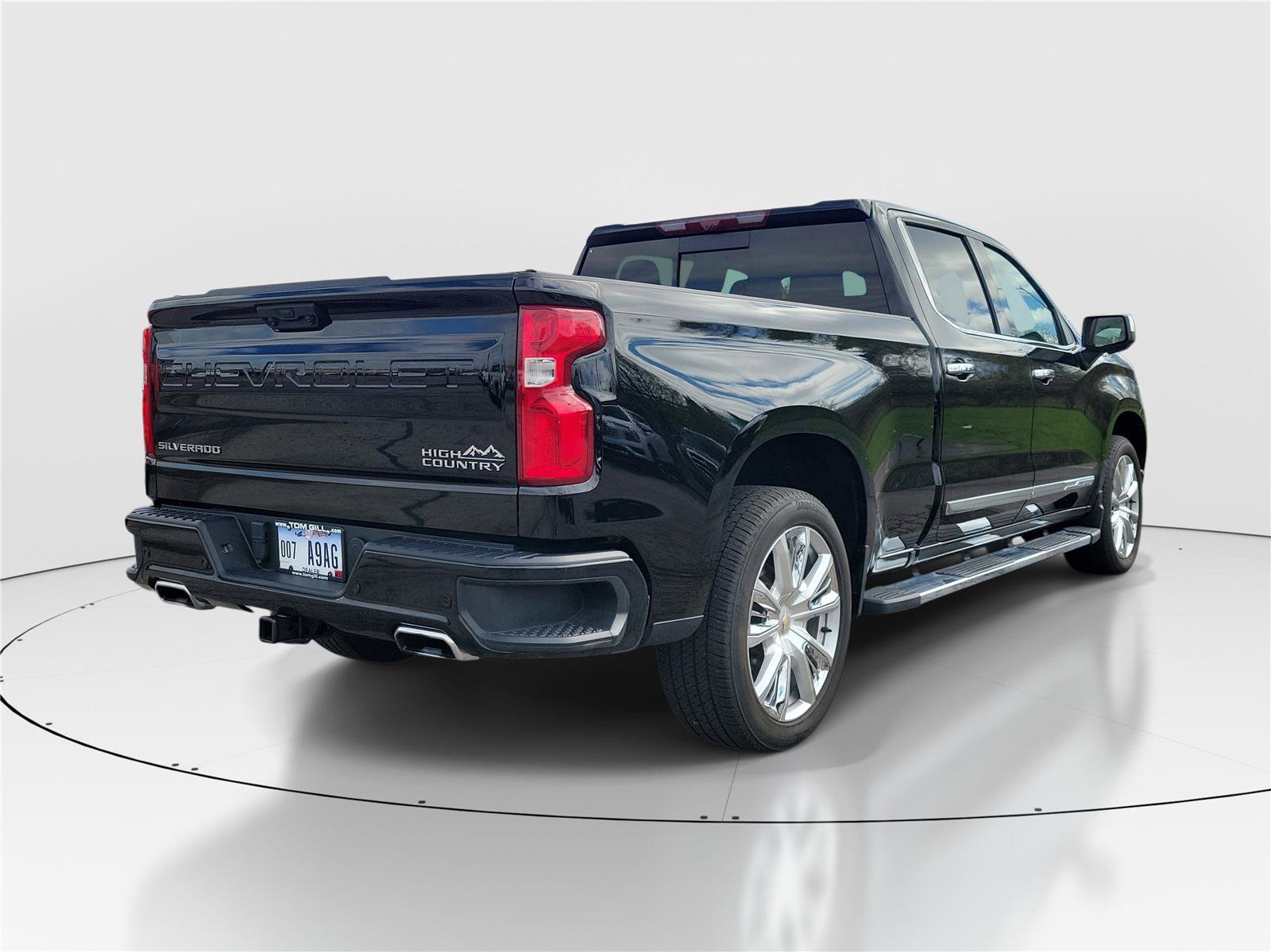 Used 2024 Chevrolet Silverado 1500 High Country w/ High Country Premium Package image 4