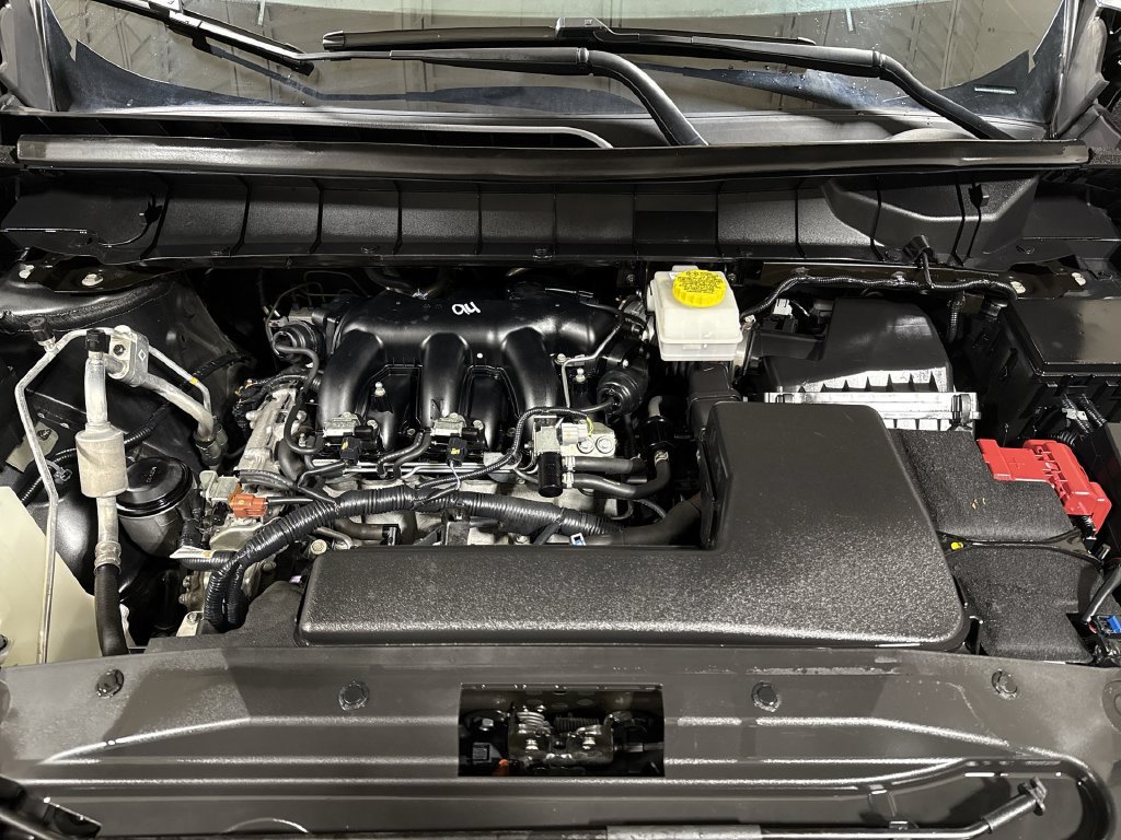 Used 2024 Nissan Pathfinder SV AWD/4WD image 25