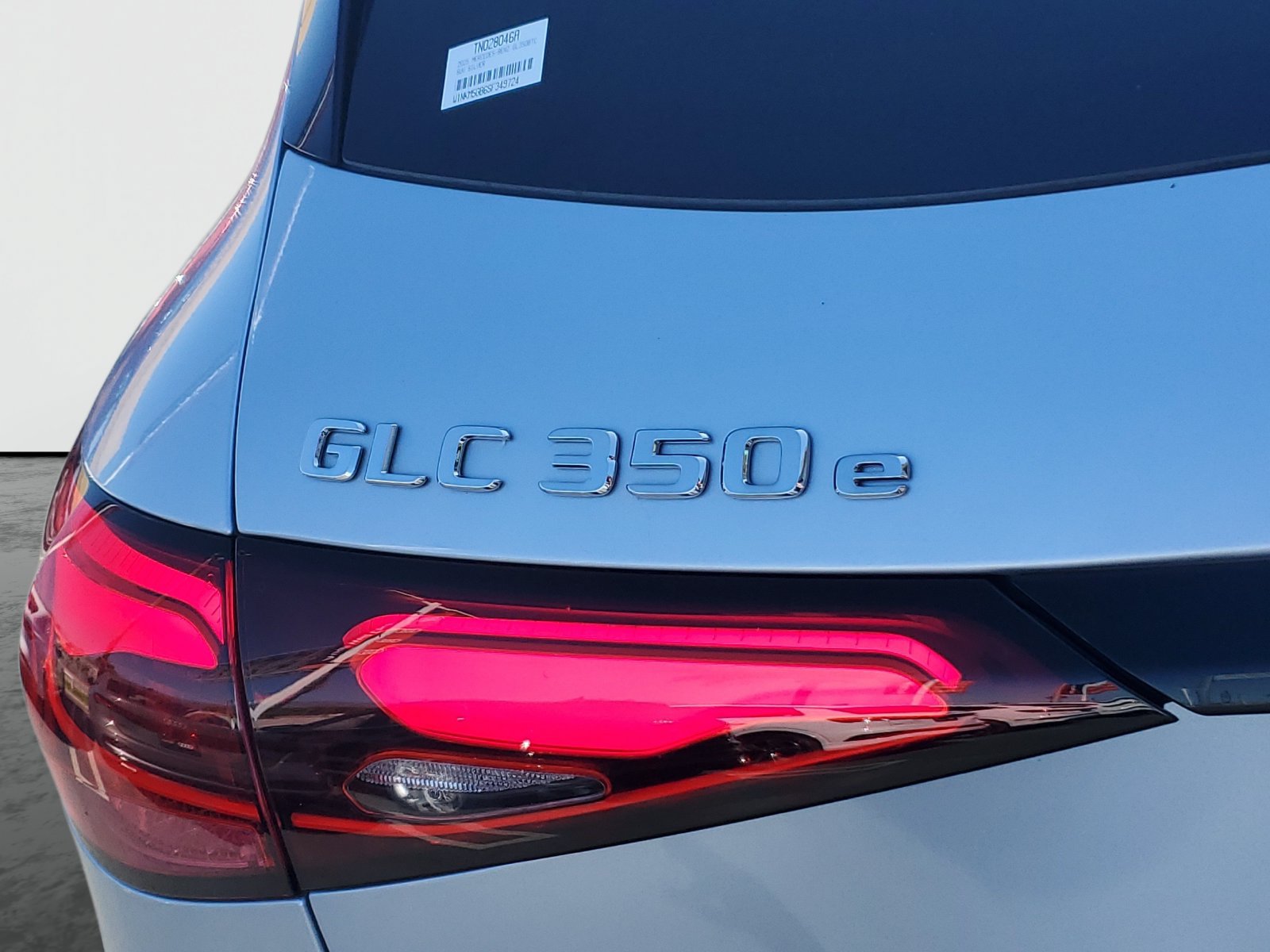 Used 2025 Mercedes-Benz GLC 350e 4MATIC image 6