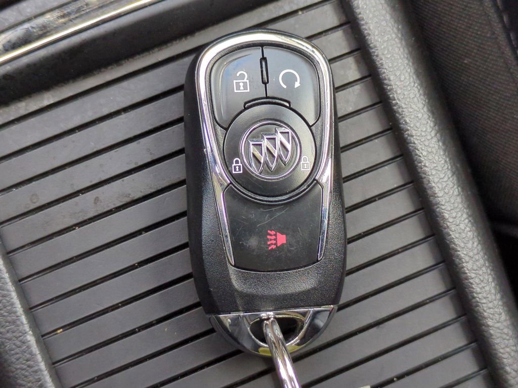 Used 2021 Buick Encore Preferred image 25