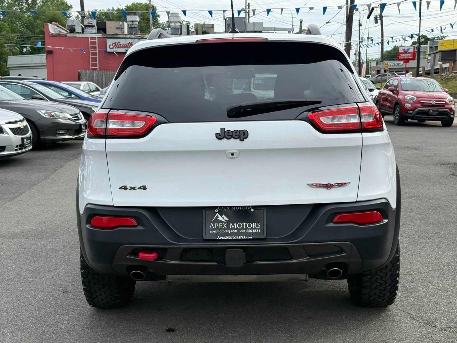Used 2015 Jeep Cherokee Trailhawk w/ Leather Interior Group AWD/4WD image 9