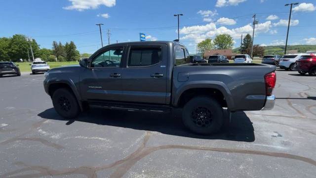 Used 2019 Toyota Tacoma SR5 AWD/4WD image 6