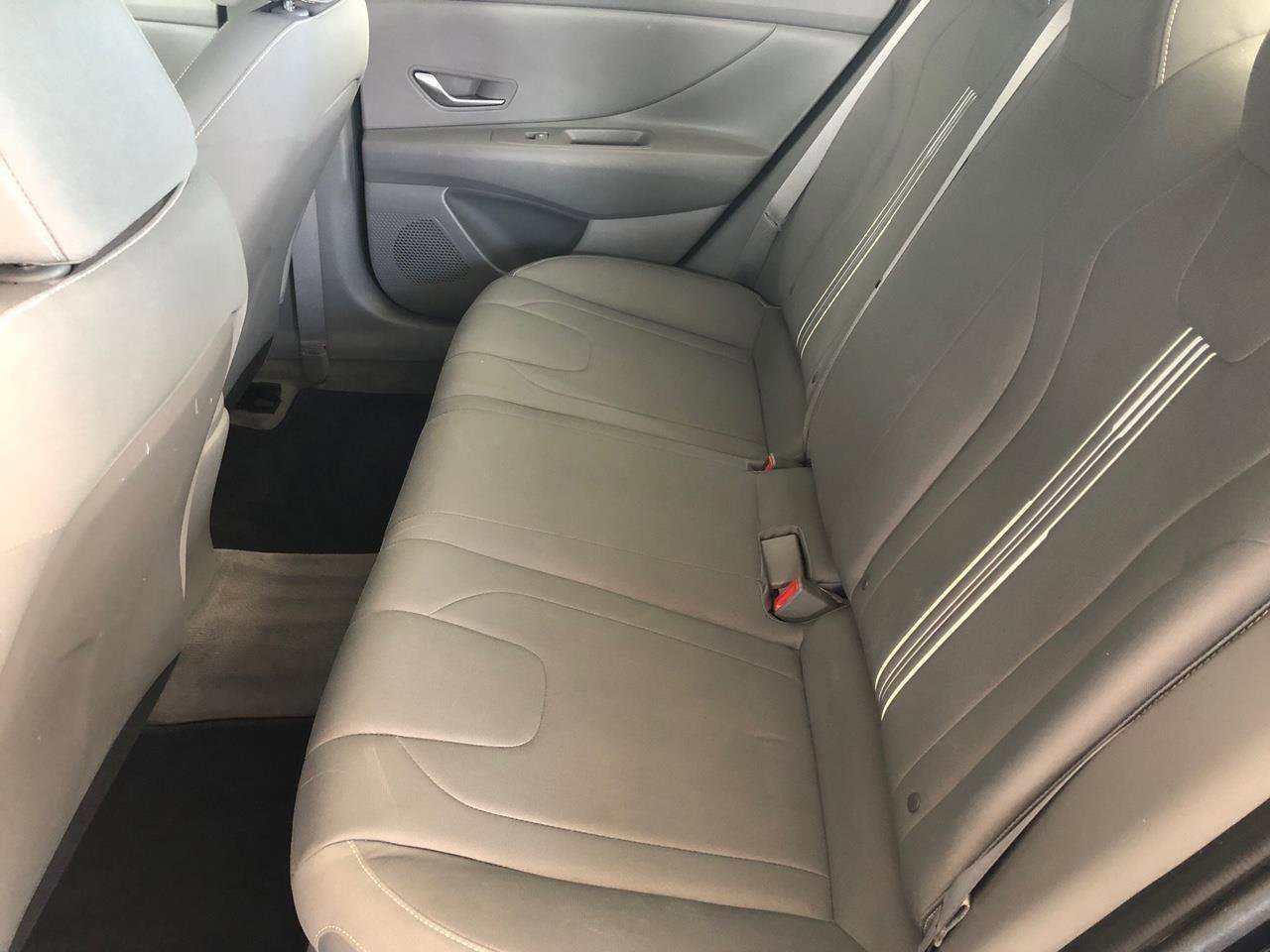 Used 2021 Hyundai Elantra SEL FWD image 8