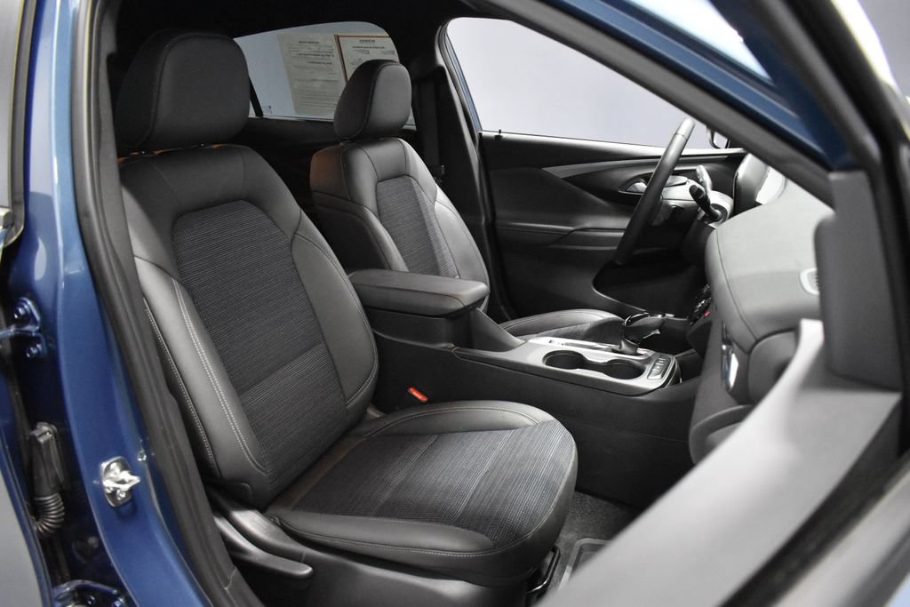 Used 2025 Buick Envista Preferred w/ Convenience I Package FWD image 14