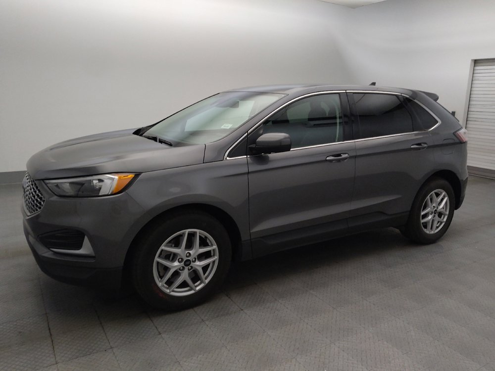 Used 2024 Ford Edge SEL image 2