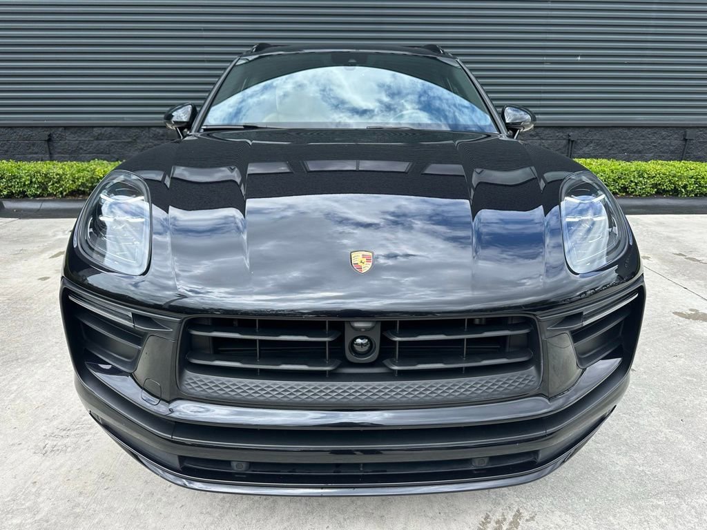 Certified 2023 Porsche Macan AWD/4WD image 8
