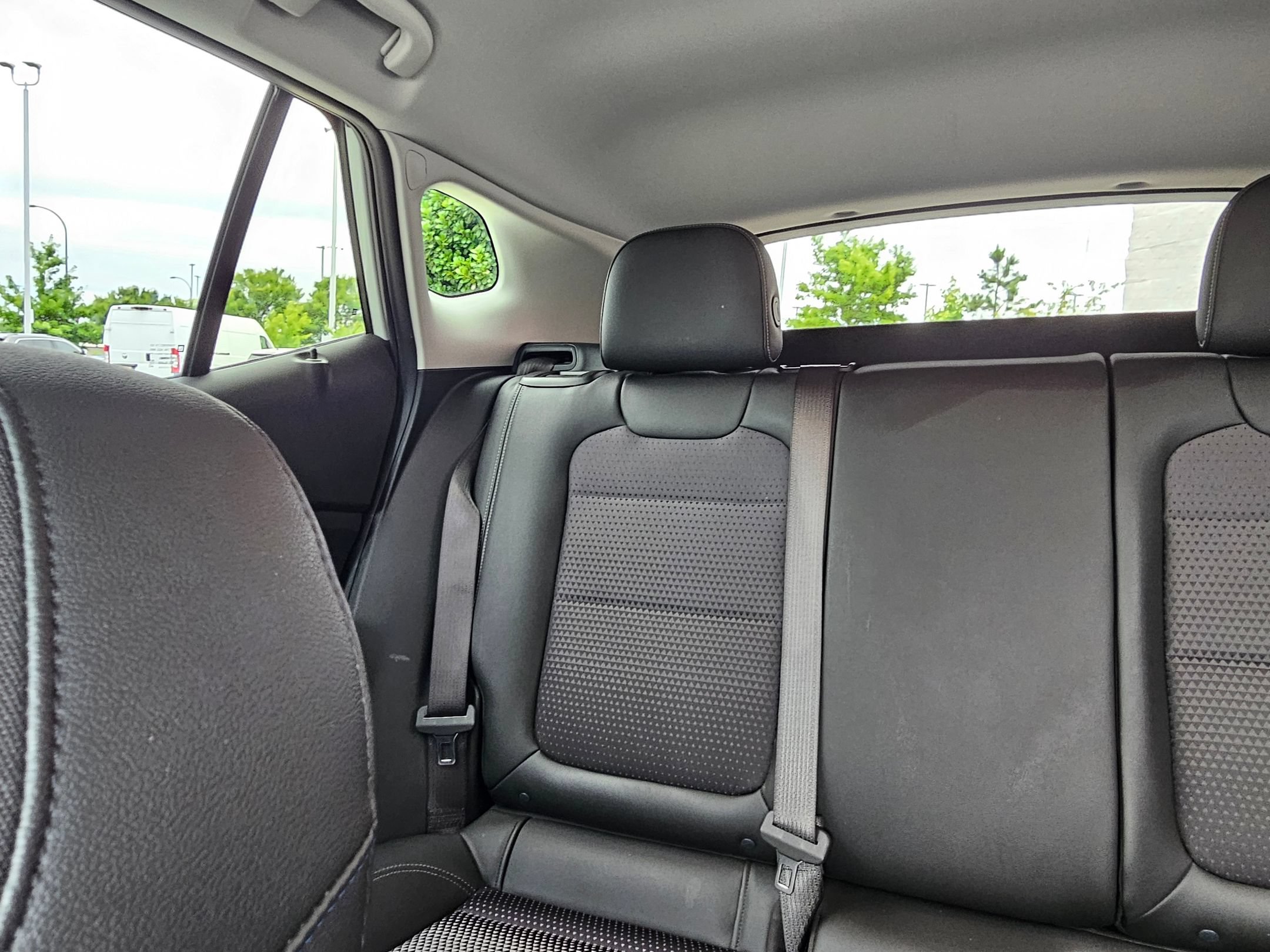 Used 2025 Chevrolet Trax LT w/ LT Convenience Package FWD image 24
