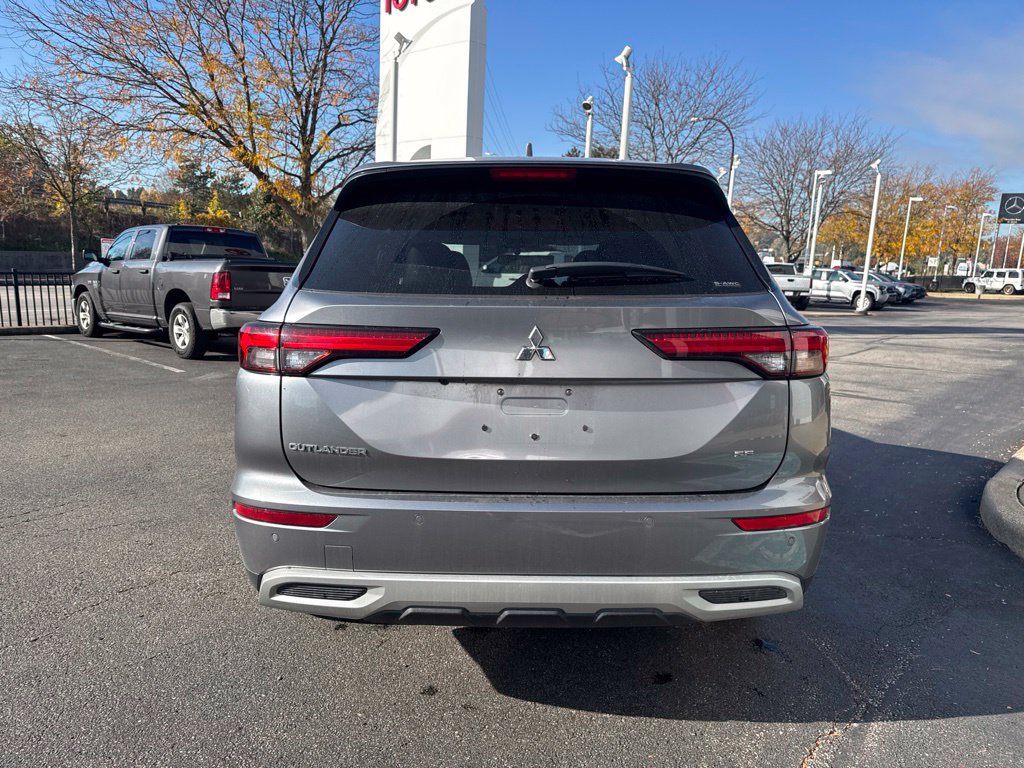 Used 2024 Mitsubishi Outlander SE AWD/4WD image 4
