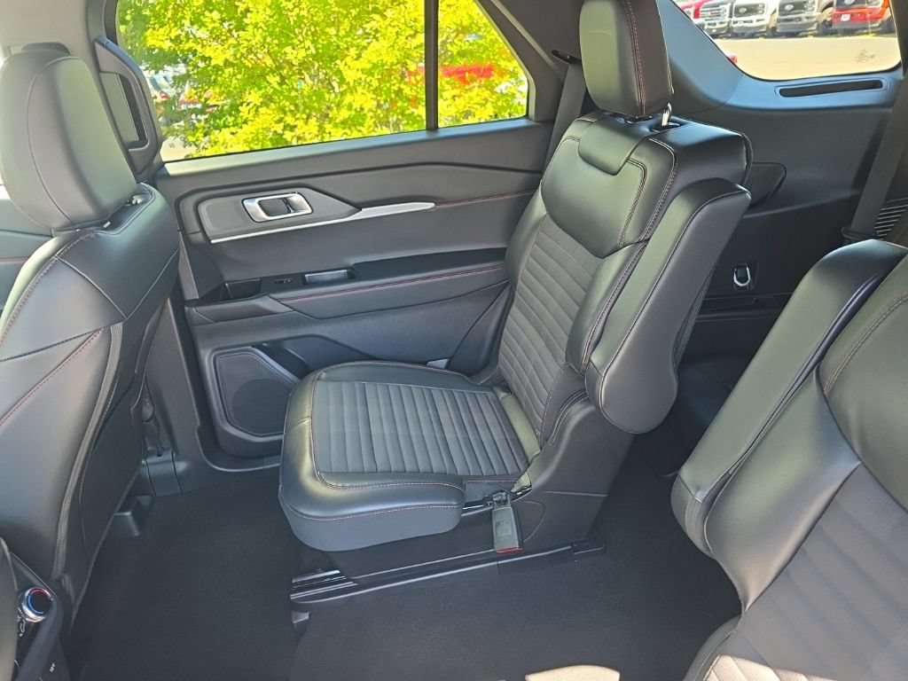 Used 2025 Ford Explorer ST-Line AWD/4WD image 30