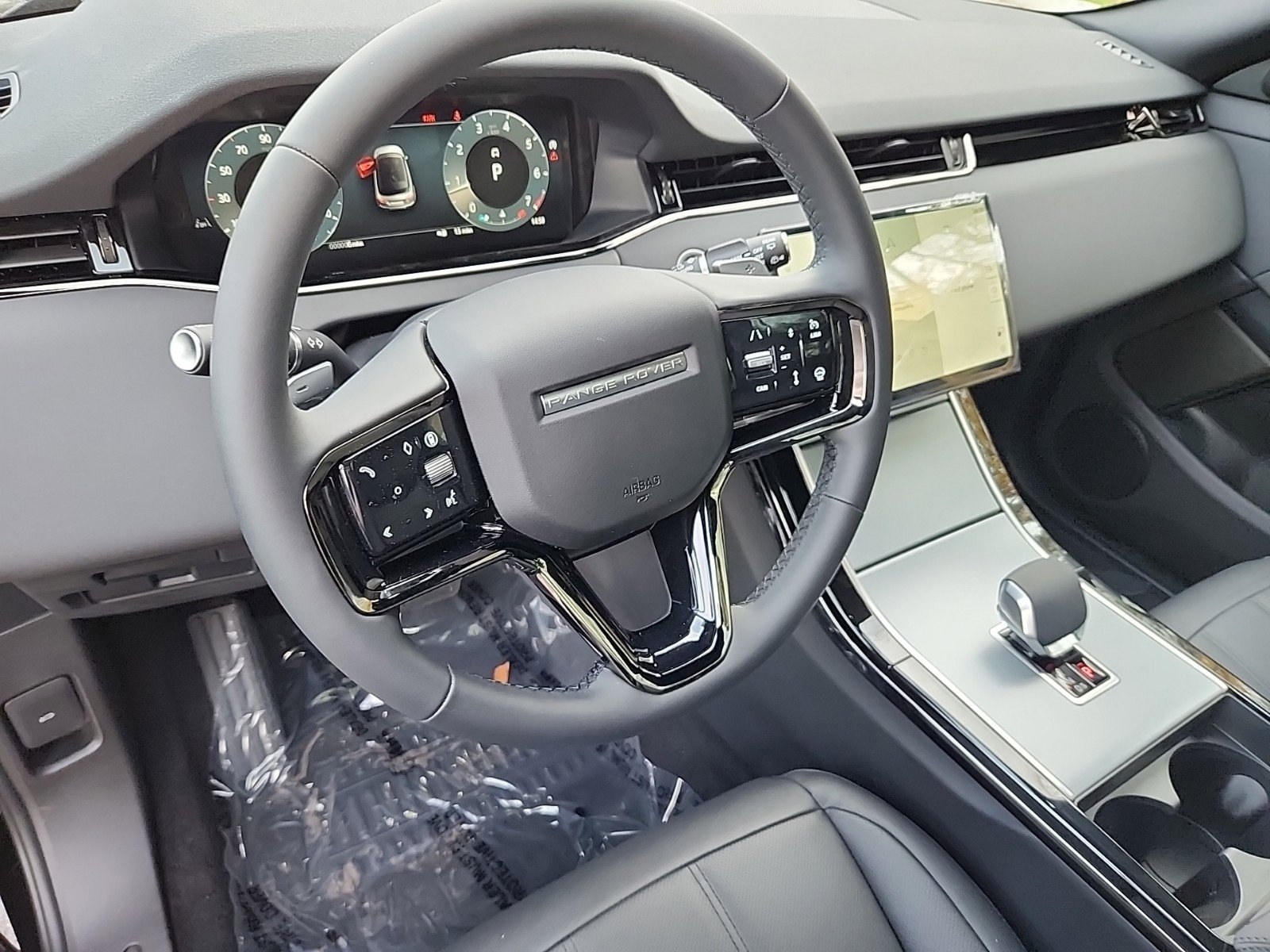 Used 2025 Land Rover Range Rover Evoque S image 15