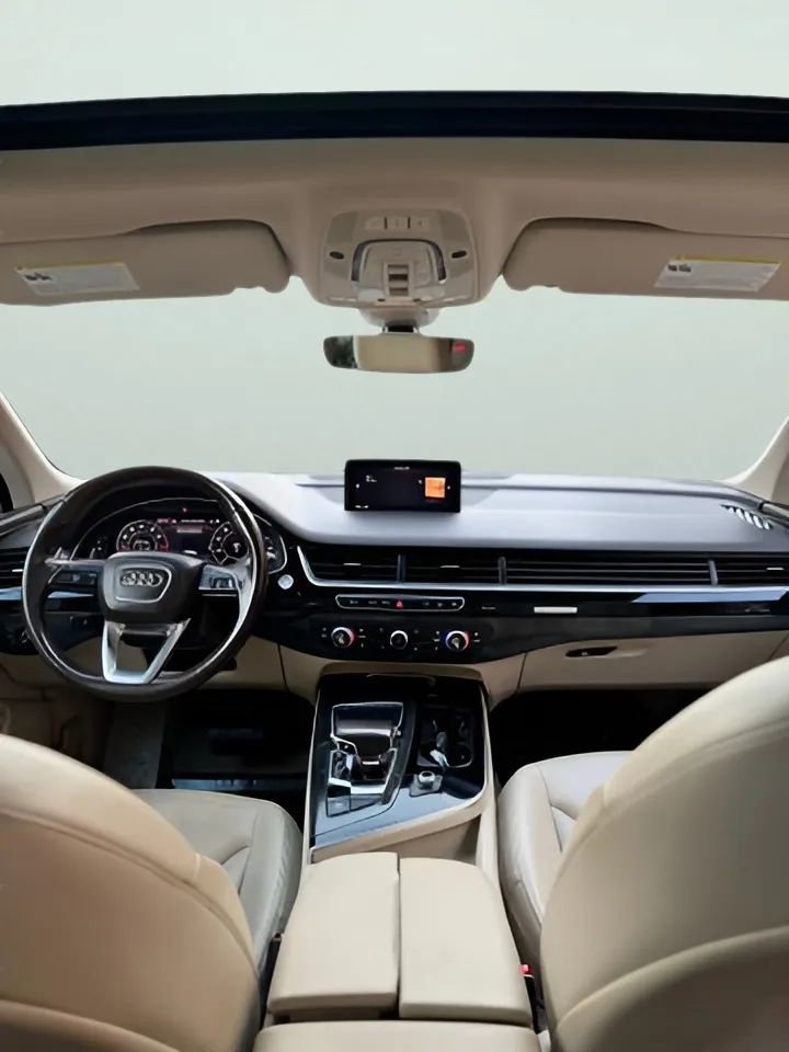 Used 2017 Audi Q7 3.0T Premium Plus w/ Premium Plus Package image 31