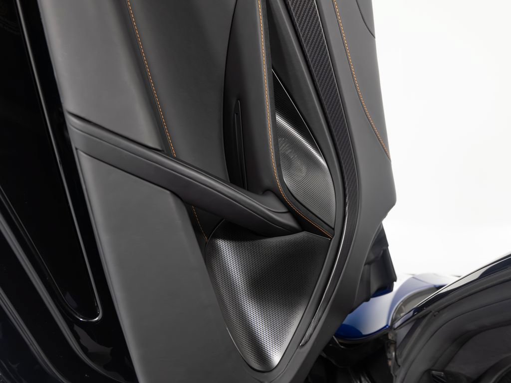 Used 2024 McLaren 750S Spider RWD image 12
