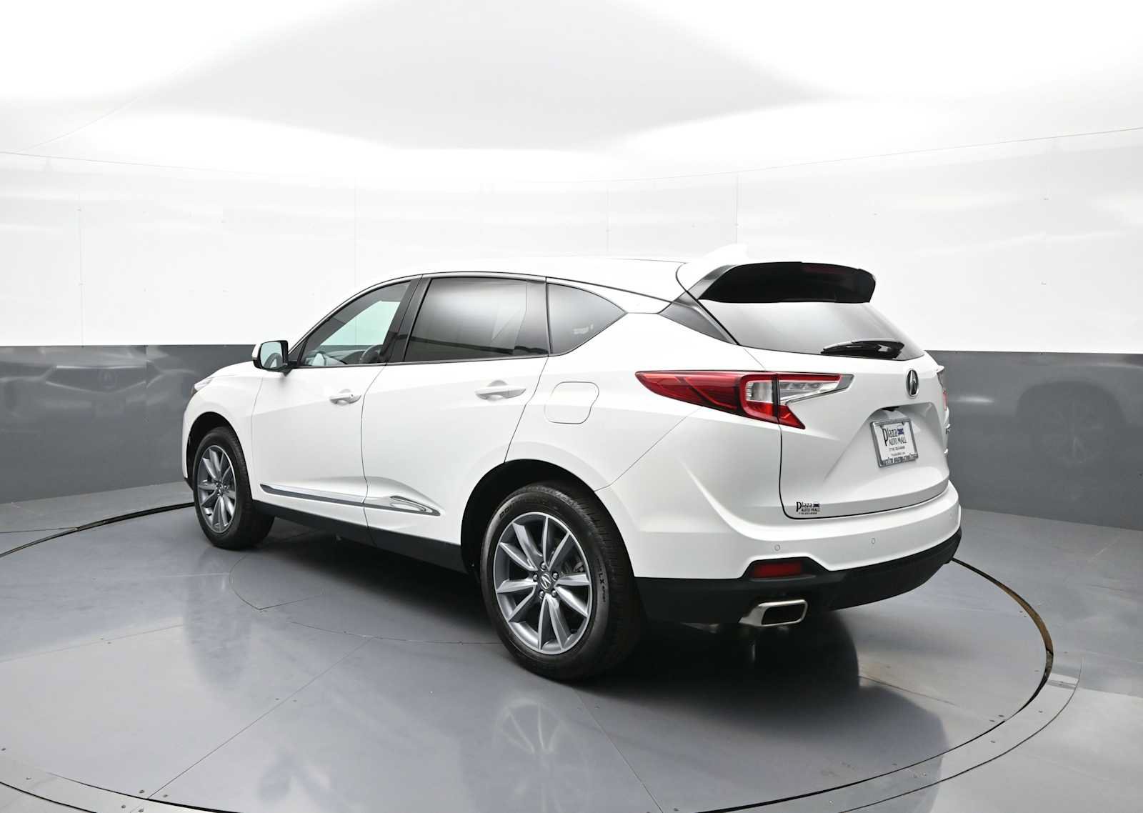 Certified 2024 Acura RDX w/ Technology Package AWD/4WD image 8