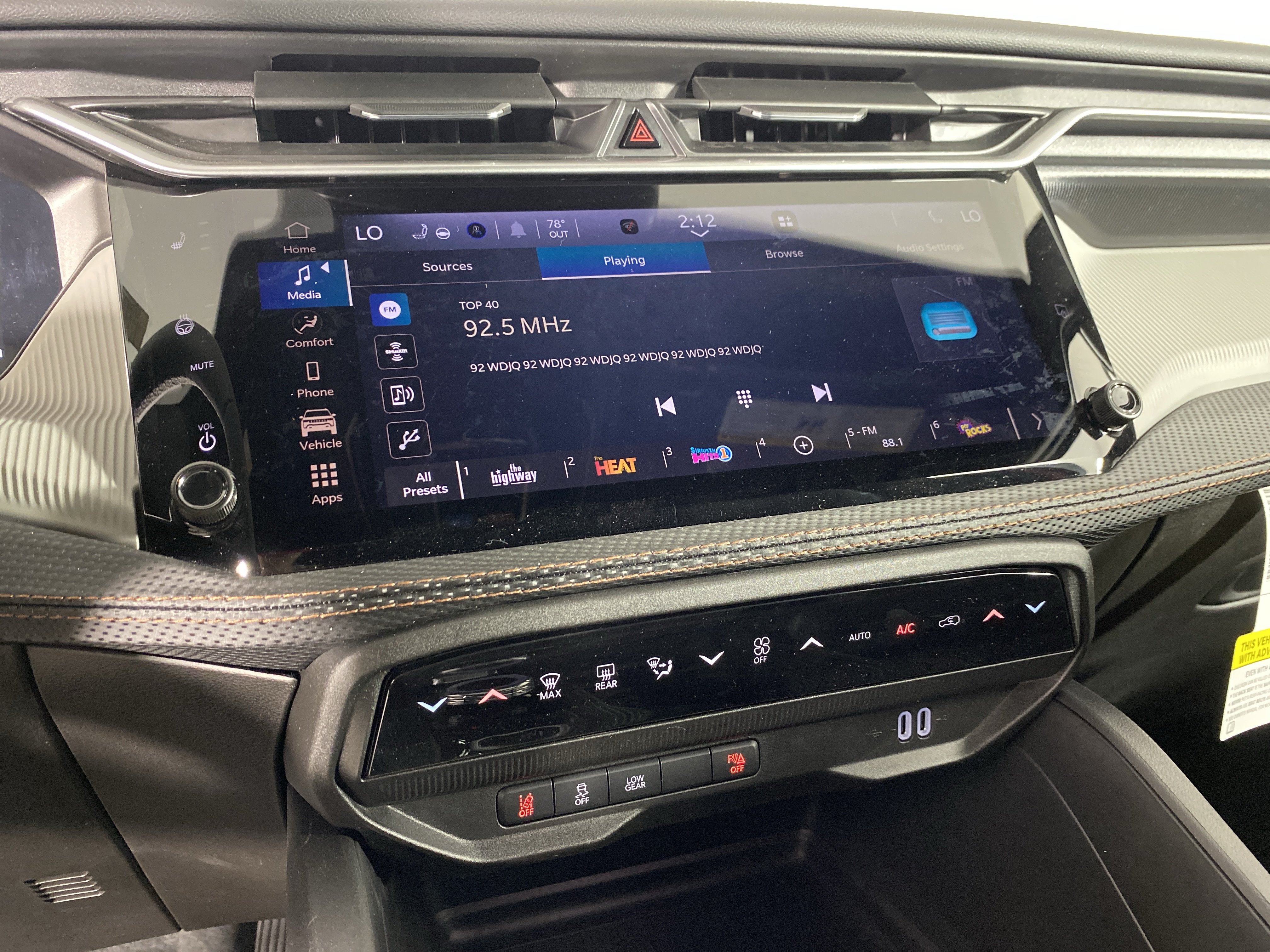 New 2026 Jeep Cherokee Limited AWD/4WD image 25